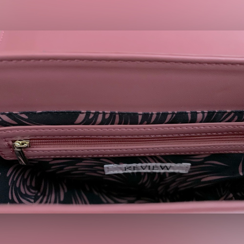 ✨Host Pick✨ Review Dusty Pink Cross Body Bag - Picture 3 of 7
